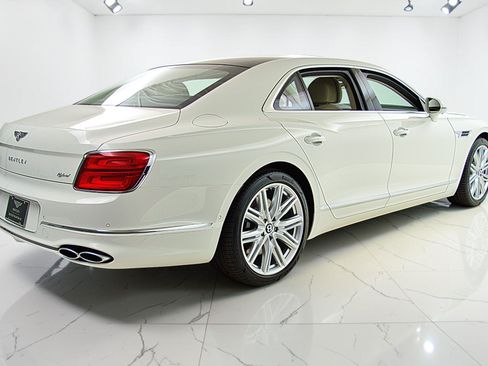 Certified 2023 Bentley Flying Spur Plug-In Hybrid AWD/4WD image 10