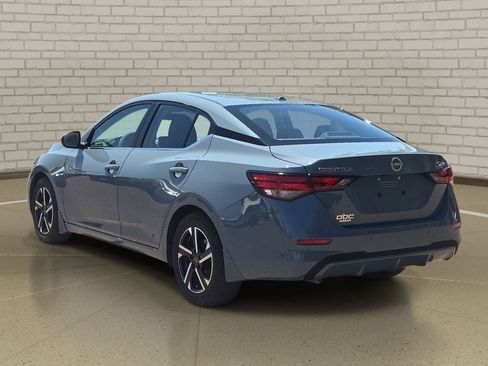 Used 2024 Nissan Sentra SV FWD image 7