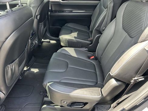 Used 2024 Hyundai Palisade SEL w/ Premium Package FWD image 12