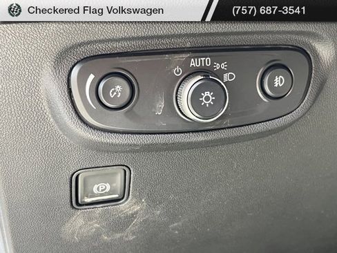 Used 2024 GMC Terrain AT4 image 21