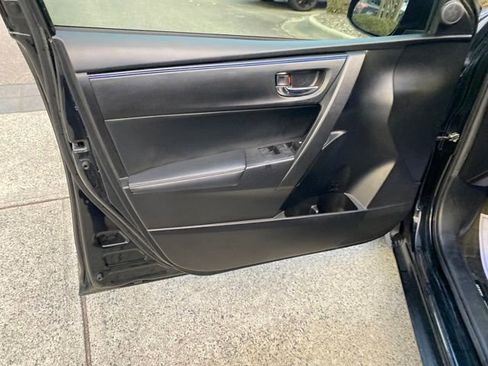 Used 2018 Toyota Corolla SE image 18