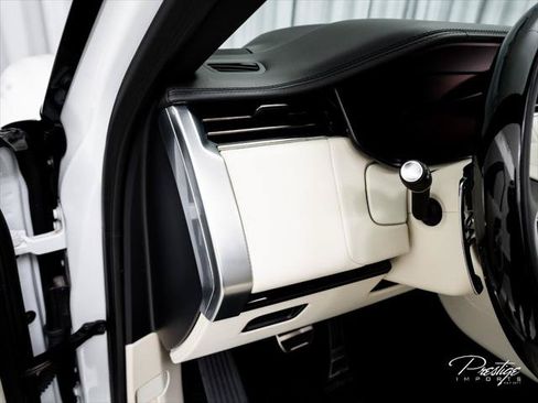 Used 2025 Land Rover Range Rover Autobiography AWD/4WD image 23