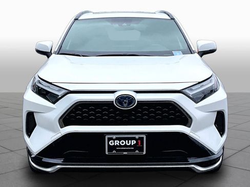 Used 2024 Toyota RAV4 SE w/ Weather & Moonroof Package AWD/4WD image 4