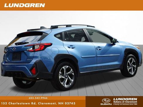 Used 2024 Subaru Crosstrek 2.0i Premium image 3