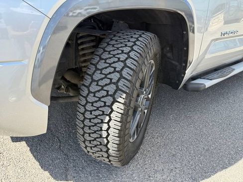 Used 2022 Toyota Tundra Limited w/ Power Package AWD/4WD image 21