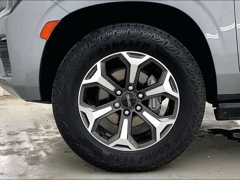 Certified 2023 GMC Yukon XL AT4 w/ AT4 Premium Package AWD/4WD image 10