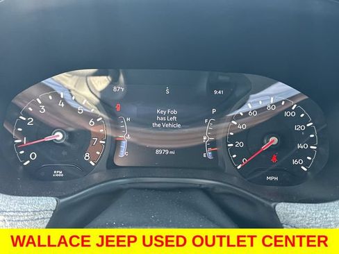 Used 2025 Jeep Compass Latitude AWD/4WD image 22