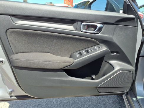 Used 2025 Honda Civic Sport image 17