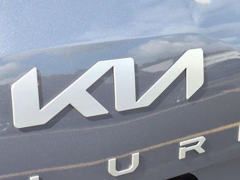 Used 2025 Kia Telluride S FWD image 6