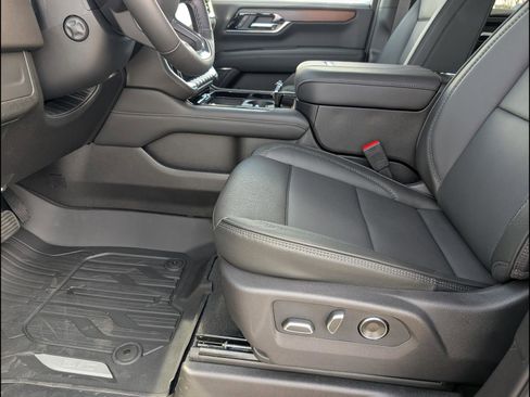 New 2026 GMC Yukon XL Denali w/ Sun & Power Step Package image 11