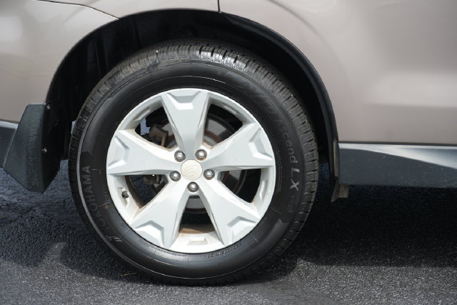 Used 2015 Subaru Forester 2.5i Premium w/ Protection Package #1 AWD/4WD image 11
