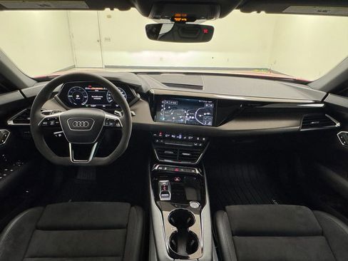 Used 2022 Audi e-tron GT Premium Plus w/ Performance Package image 17