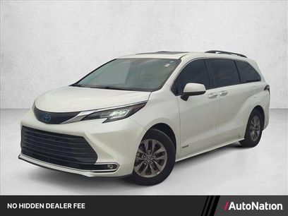 Certified 2021 Toyota Sienna XLE