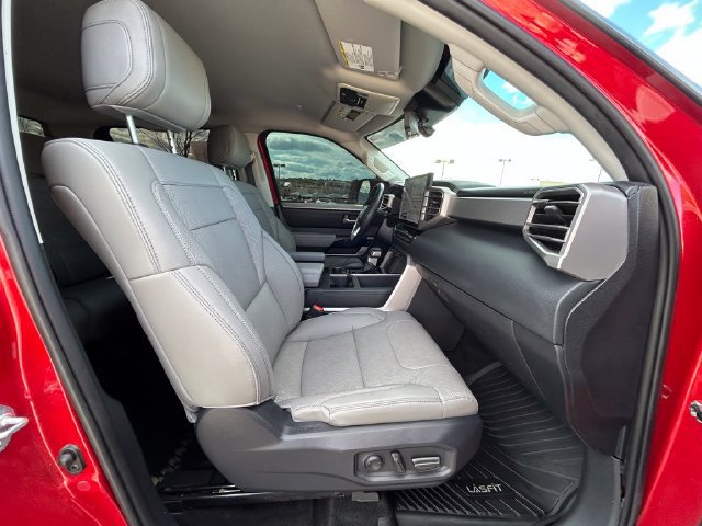 Used 2024 Toyota Tundra Limited AWD/4WD image 23