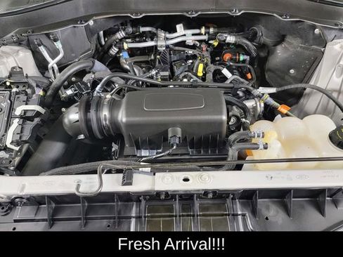 Used 2023 Ford Explorer XLT w/ Equipment Group 202A AWD/4WD image 35