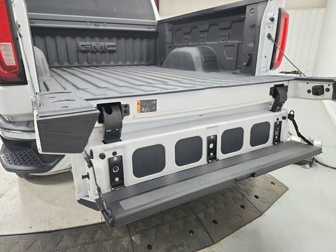 Used 2023 GMC Sierra 1500 SLT w/ SLT Premium Package AWD/4WD image 47