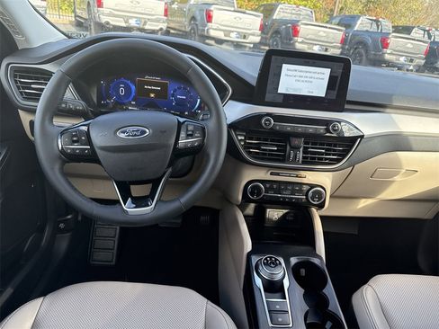 Used 2022 Ford Escape SEL w/ Technology Package image 21