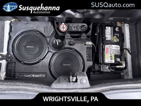 Used 2016 Dodge Challenger SRT w/ Technology Group image 9