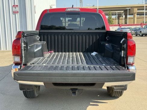 Used 2022 Toyota Tacoma SR5 RWD image 31