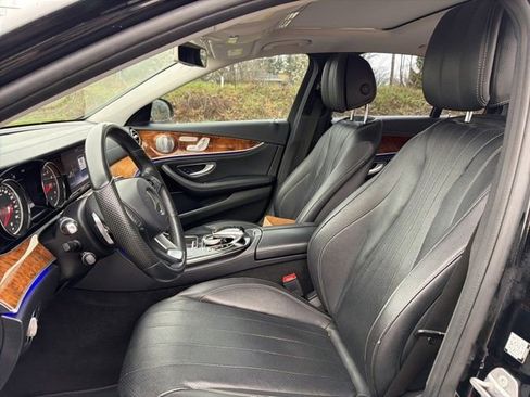 Used 2017 Mercedes-Benz E 300 4MATIC w/ Premium 2 Package image 19