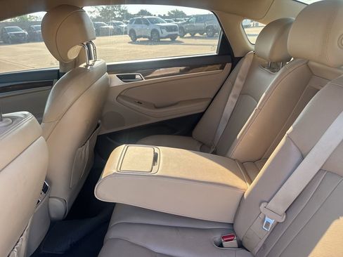 Used 2019 Genesis G80 3.8 RWD image 36