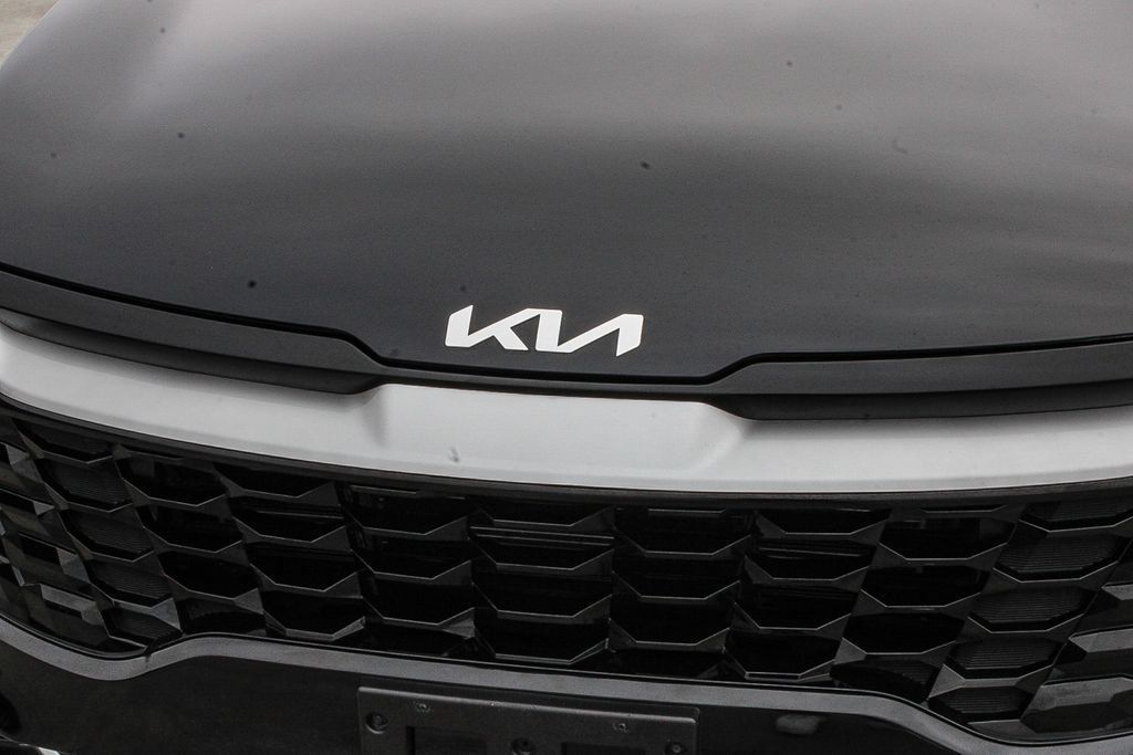Used 2025 Kia Sportage EX FWD image 6