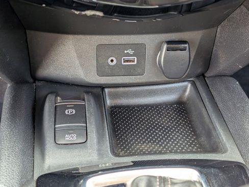 Certified 2019 Nissan Rogue SV w/ Premium Package image 28