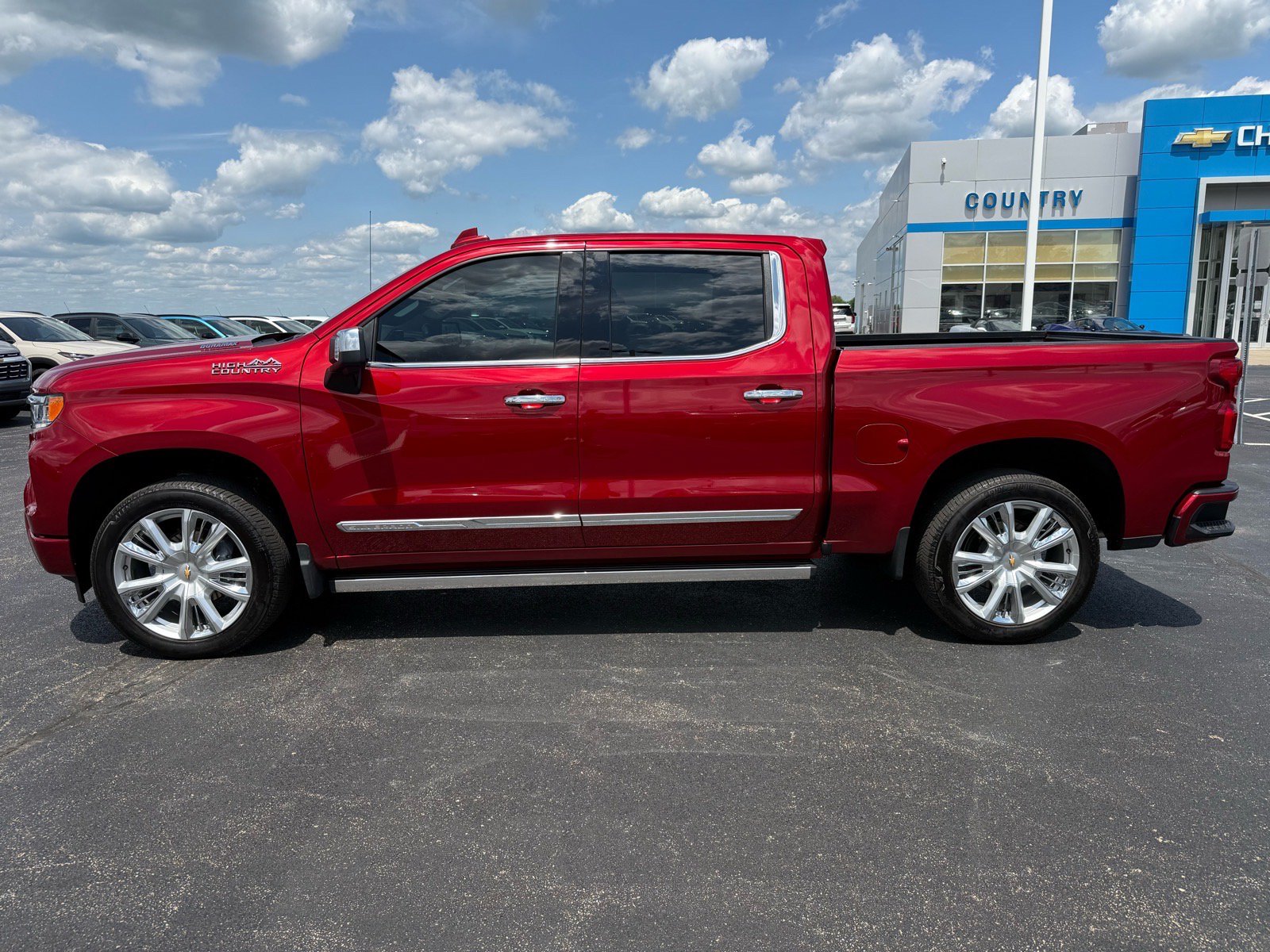 Used 2025 Chevrolet Silverado 1500 High Country AWD/4WD image 2