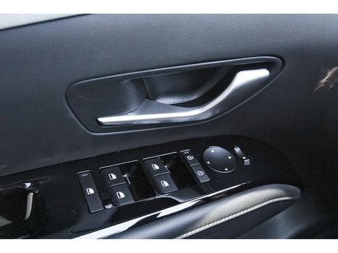 Certified 2025 Hyundai Santa Cruz SEL FWD image 23