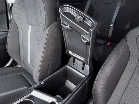 New 2026 Hyundai Elantra SE FWD image 18