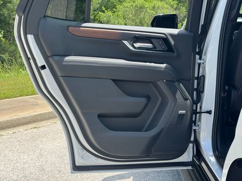 New 2025 GMC Yukon Denali w/ LPO, Floor Liner Package image 17