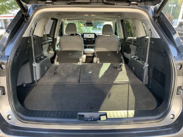 Used 2023 Toyota Highlander XLE FWD image 39