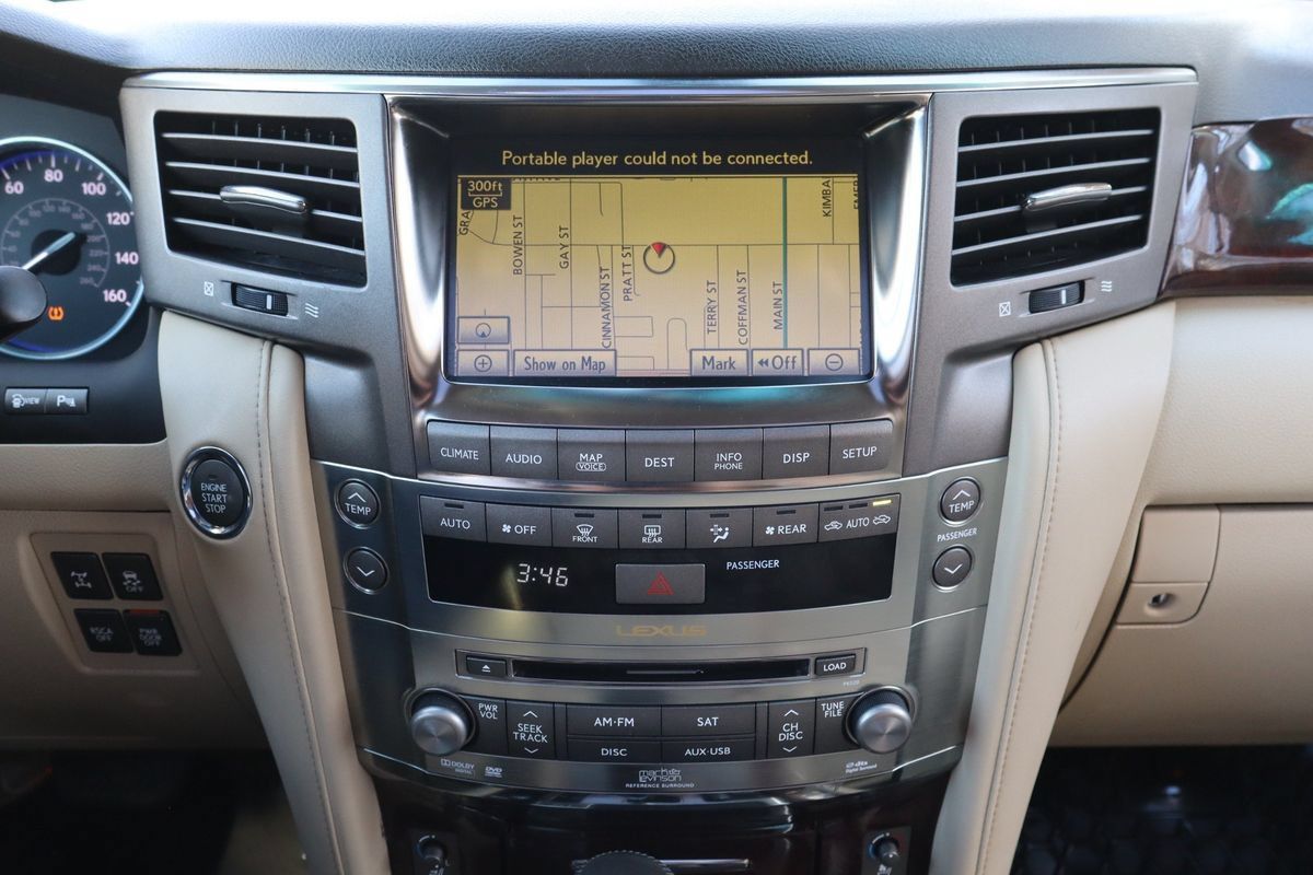 Used 2011 Lexus LX 570 4WD w/ Luxury Pkg image 35