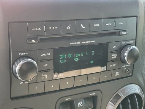 Used 2018 Jeep Wrangler Unlimited Sport S image 10