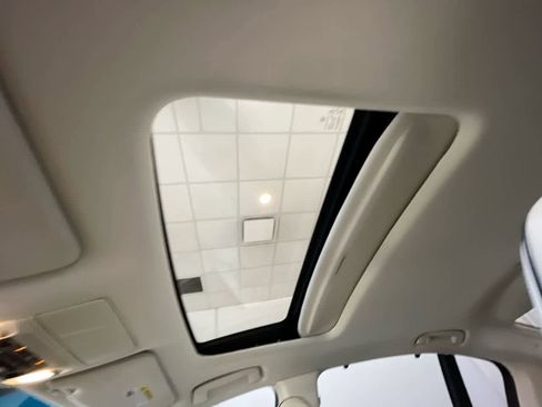 Used 2019 Acura RLX Sport Hybrid w/ Advance Pkg image 22