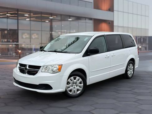 Used 2017 Dodge Grand Caravan SE w/ Power Window Group FWD image 2