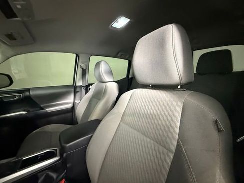 Used 2021 Toyota Tacoma SR5 RWD image 5