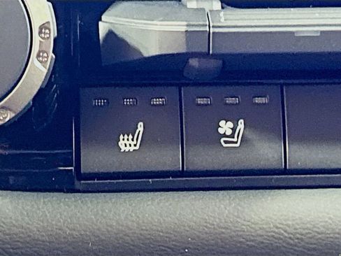 New 2026 Toyota Tundra Platinum image 17