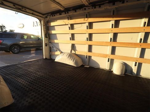 Used 2024 GMC Savana 2500 w/ Driver Convenience Package image 10