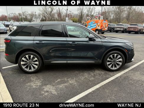 Certified 2022 Lincoln Corsair Reserve w/ Equipment Group 201A AWD/4WD image 9