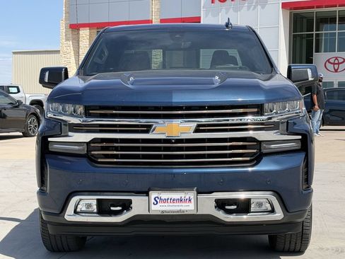 Used 2019 Chevrolet Silverado 1500 High Country w/ Technology Package AWD/4WD image 14