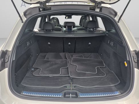 Used 2024 Mercedes-Benz GLC 300 image 25
