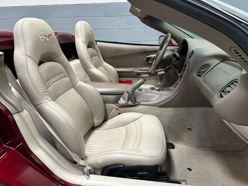 Used 2003 Chevrolet Corvette Convertible w/ Preferred Equipment Group1 RWD image 11