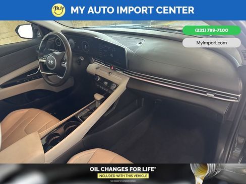 Used 2024 Hyundai Elantra Limited image 29