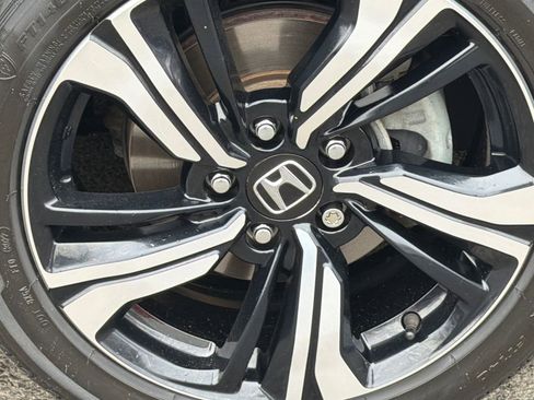 Used 2017 Honda Civic Touring image 5