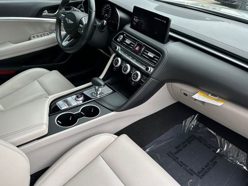 Used 2023 Genesis G70 2.0T RWD image 19