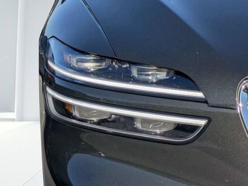 Used 2025 Genesis GV70 2.5T AWD/4WD image 9