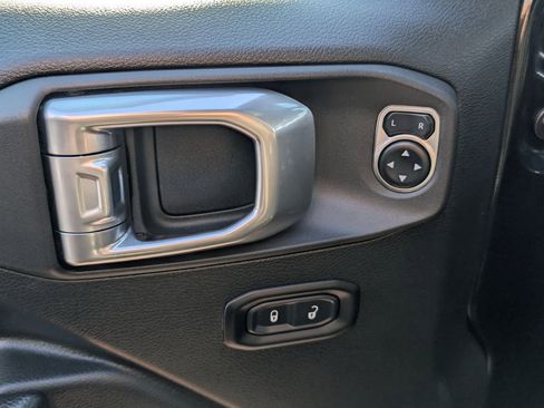 Used 2024 Jeep Wrangler Unlimited Sport AWD/4WD image 21
