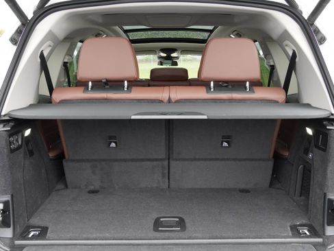 Certified 2025 BMW X7 xDrive40i w/ Parking Assistance Package AWD/4WD image 43