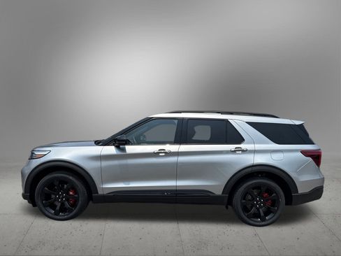 Used 2024 Ford Explorer ST w/ Equipment Group 401A image 2